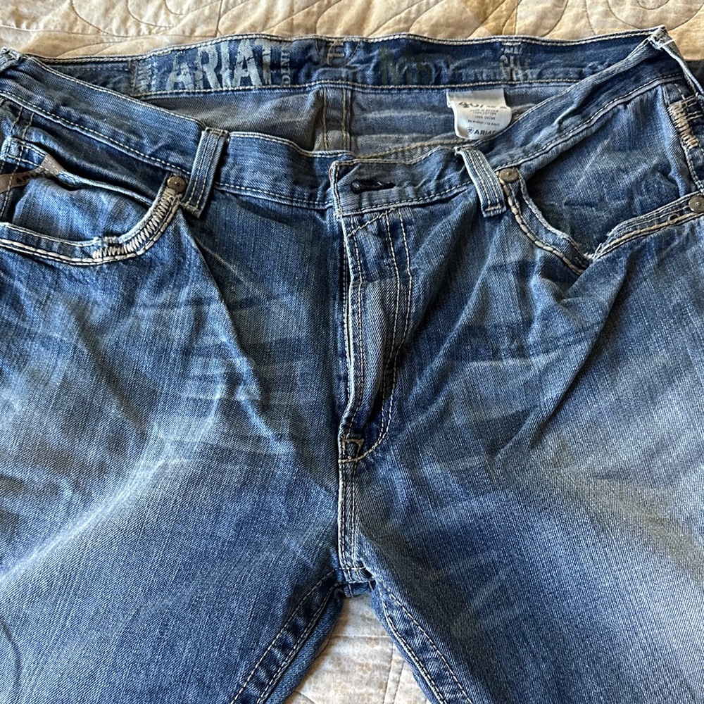 Ariat Men's Relaxed Fit Light Blue Jeans